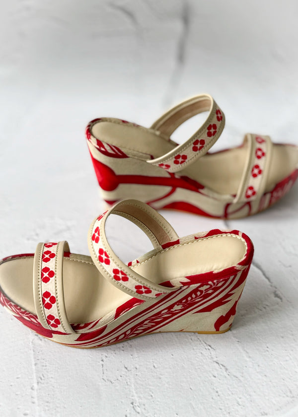 Red Bird Wedges