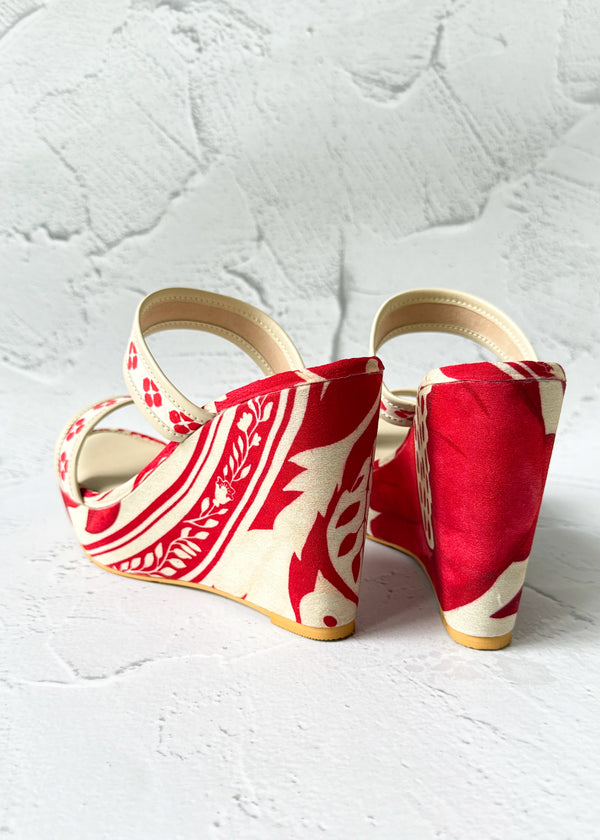 Red Bird Wedges