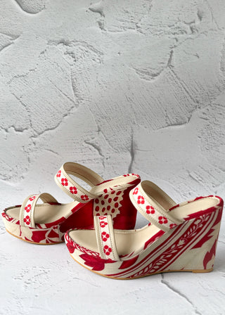 Red Bird Wedges